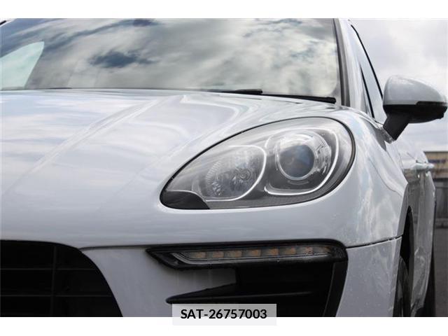 Porsche MACAN 2015-06 7809501-12