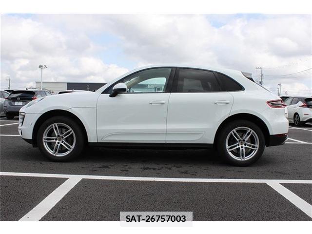 Porsche MACAN 2015-06 7809501-14