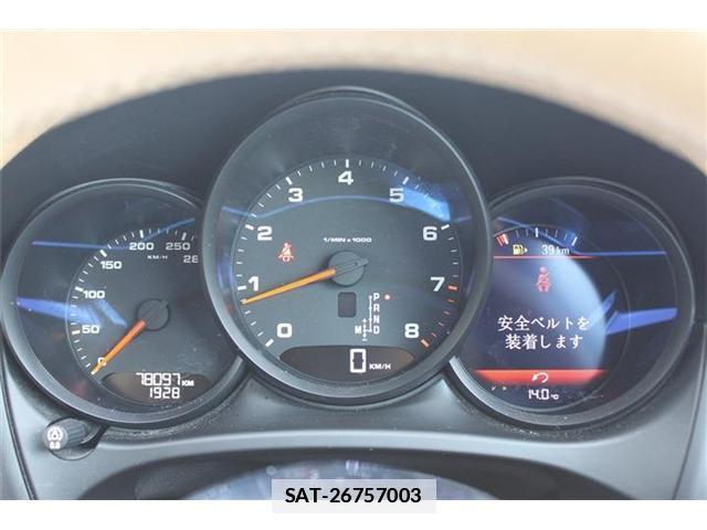Porsche MACAN 2015-06 7809501-6