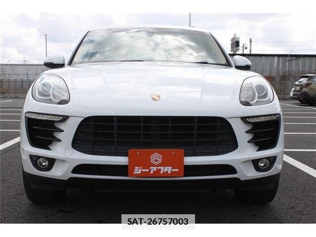 Porsche MACAN 2015-06 7809501-8