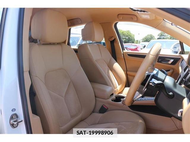 Porsche MACAN 2015-12 7809516-13