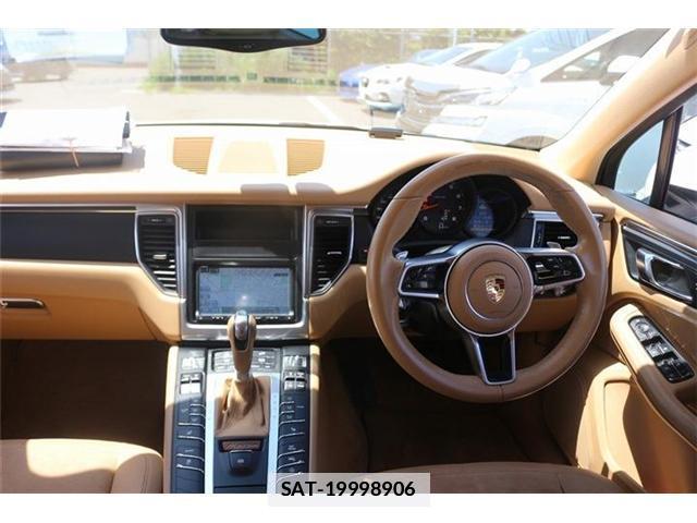 Porsche MACAN 2015-12 7809516-16