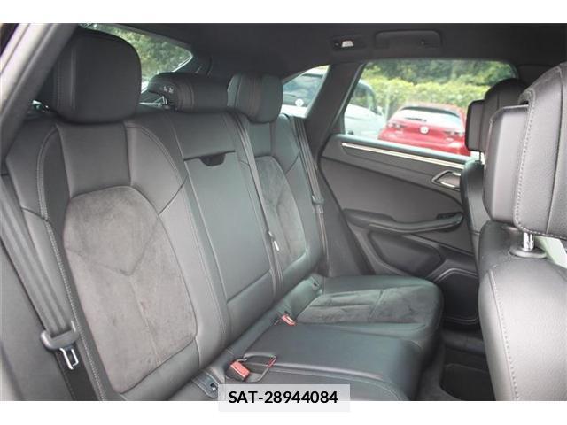 Porsche MACAN 2020-03 7809526-13