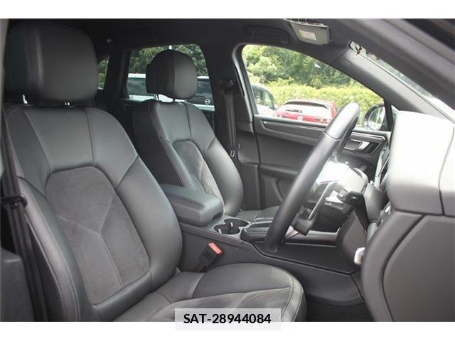 Porsche MACAN 2020-03 7809526-14