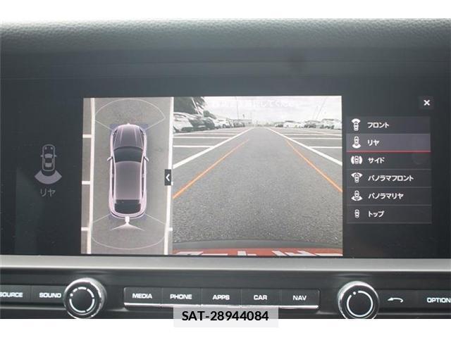 Porsche MACAN 2020-03 7809526-2