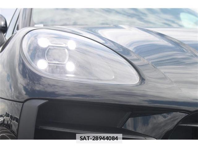 Porsche MACAN 2020-03 7809526-9
