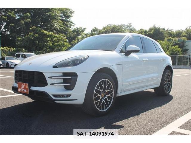 Porsche MACAN 2015-08 7809527-11