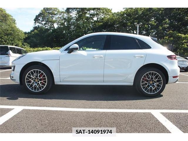 Porsche MACAN 2015-08 7809527-12