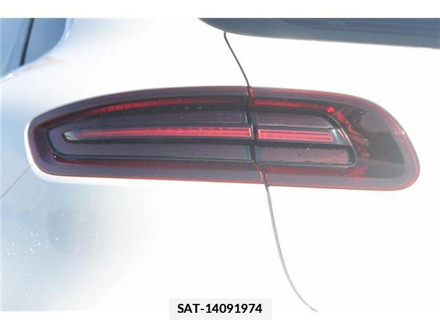 Porsche MACAN 2015-08 7809527-15