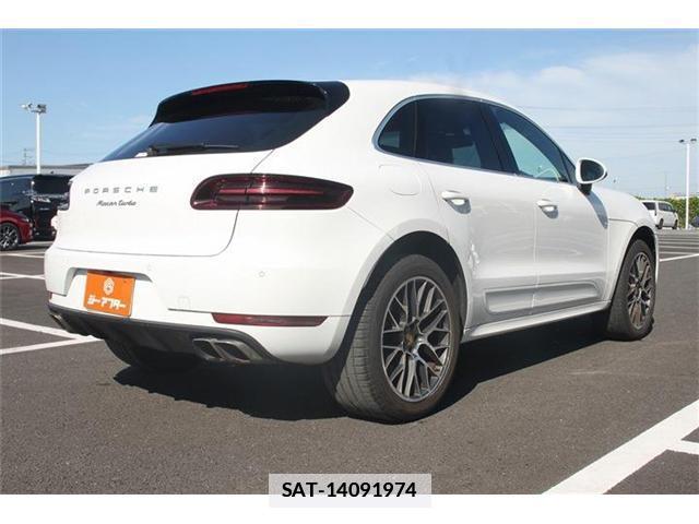 Porsche MACAN 2015-08 7809527-17