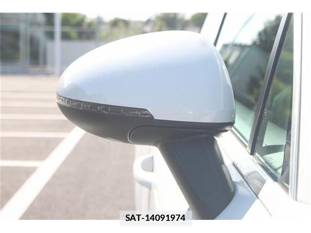 Porsche MACAN 2015-08 7809527-19