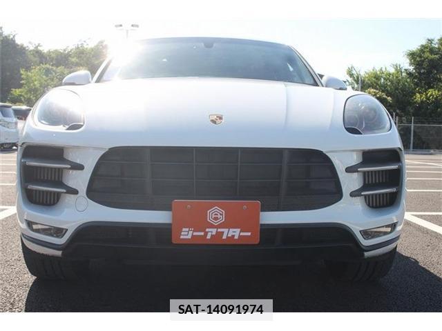 Porsche MACAN 2015-08 7809527-6