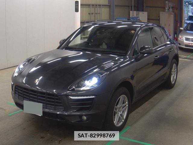 Porsche MACAN 2018-06 7810414-5