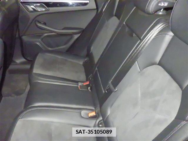 Porsche MACAN 2015-12 7811060-3