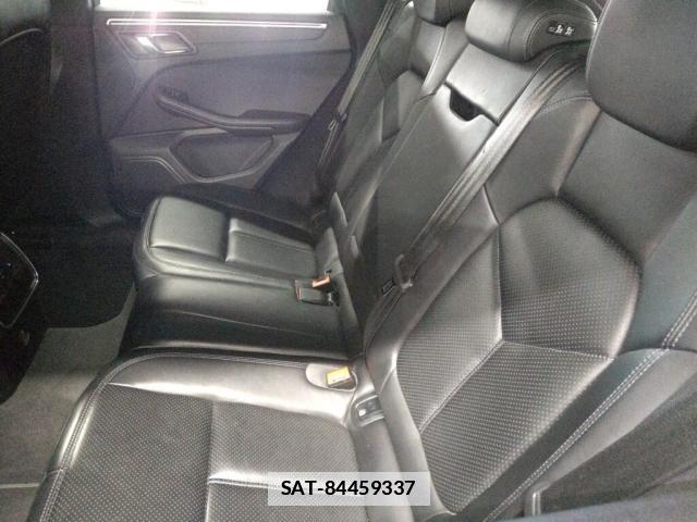 Porsche MACAN 2018-05 7811165-3