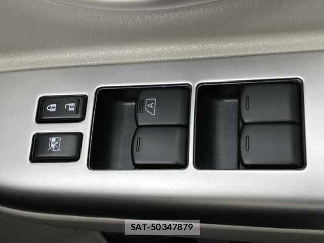 Nissan MARCH 2017-05 7793026-14