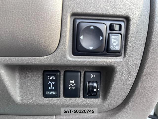 Nissan MARCH 2016-11 7796727-8