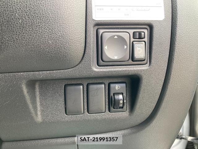 Nissan MARCH 2013-10 7797421-16