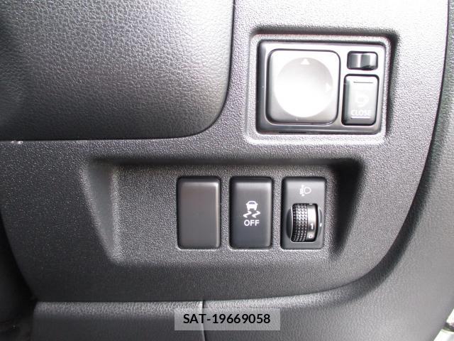 Nissan MARCH 2015-11 7798824-19