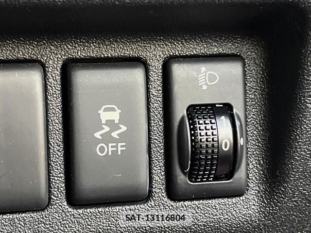 Nissan MARCH 2014-10 7799215-4