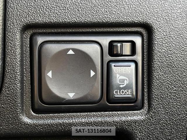 Nissan MARCH 2014-10 7799215-5