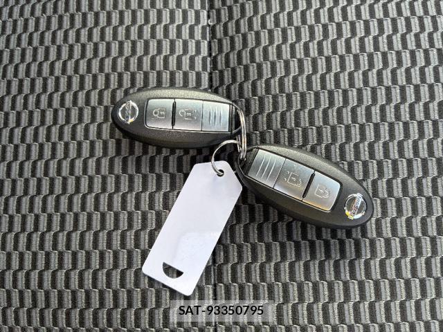 Nissan MARCH 2017-12 7801706-18