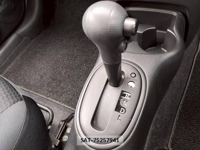 Nissan MARCH 2011-09 7809869-6