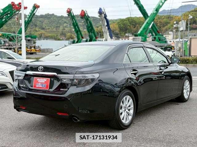 Toyota MARK X 2017-07 7795859-1
