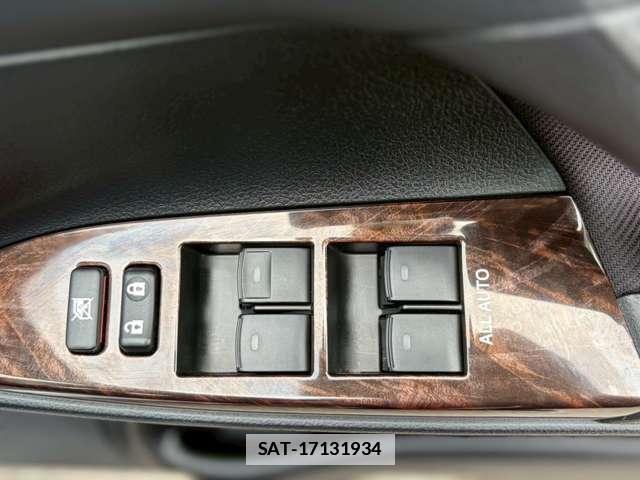 Toyota MARK X 2017-07 7795859-18