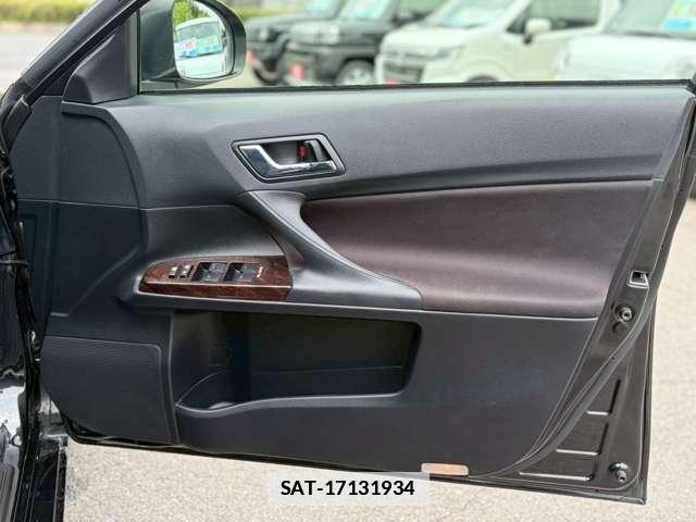 Toyota MARK X 2017-07 7795859-5