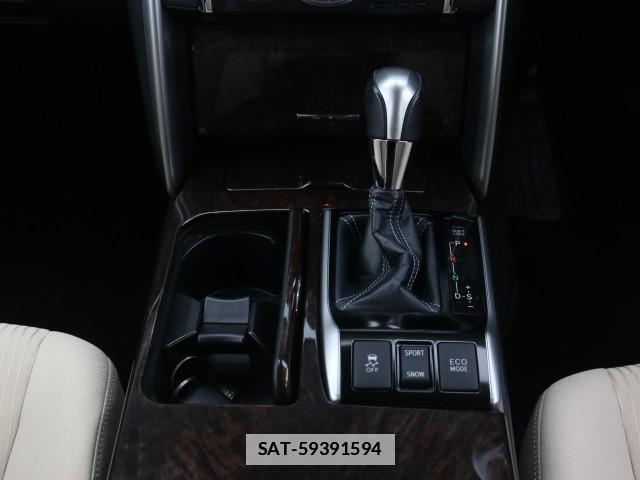 Toyota MARK X 2017-09 7796352-15