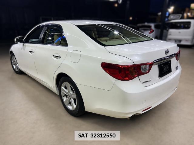 Toyota MARK X 2011-06 7805698-10