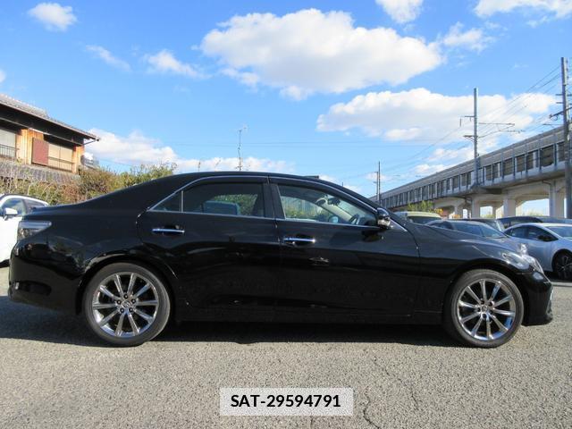 Toyota MARK X 2018-02 7806971-3