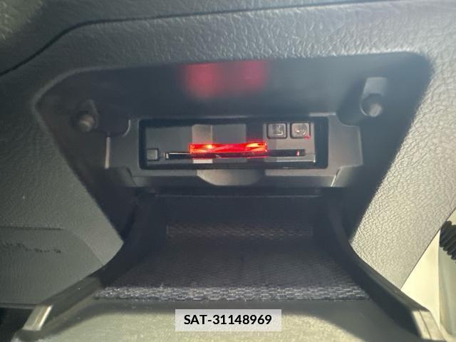 Toyota MARK X 2017-10 7808961-5