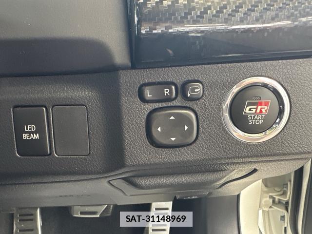 Toyota MARK X 2017-10 7808961-7
