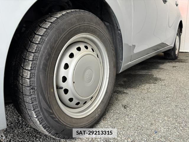 Mazda MAZDA2 2020-11 7801925-5