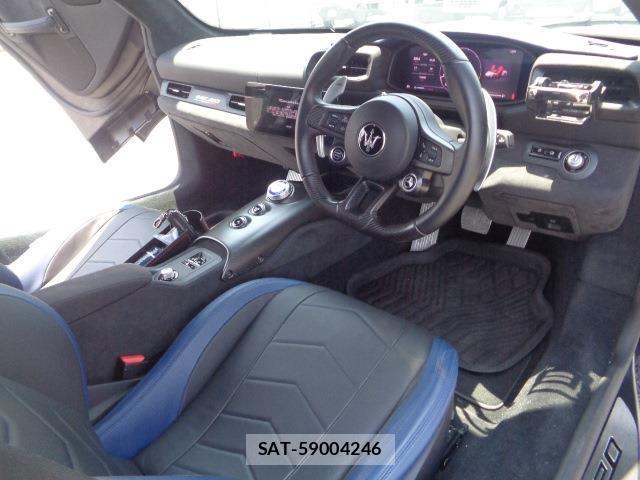 Maserati MC20 2022-06 7802936-12