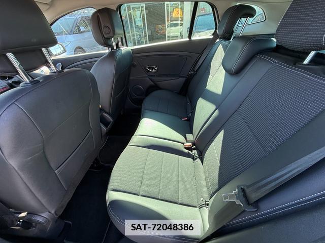Renault MEGANE ESTATE 2017-03 7808756-17