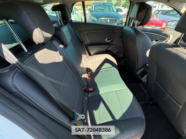 Renault MEGANE ESTATE 2017-03 7808756-5