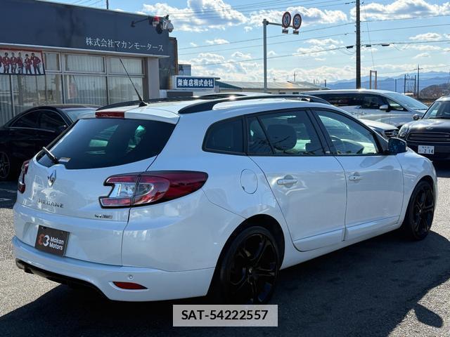 Renault MEGANE ESTATE 2013-12 7808759-11