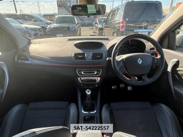 Renault MEGANE ESTATE 2013-12 7808759-3