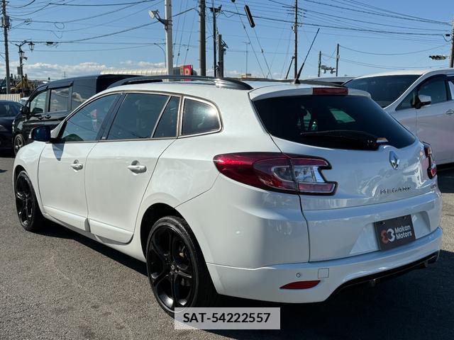 Renault MEGANE ESTATE 2013-12 7808759-9