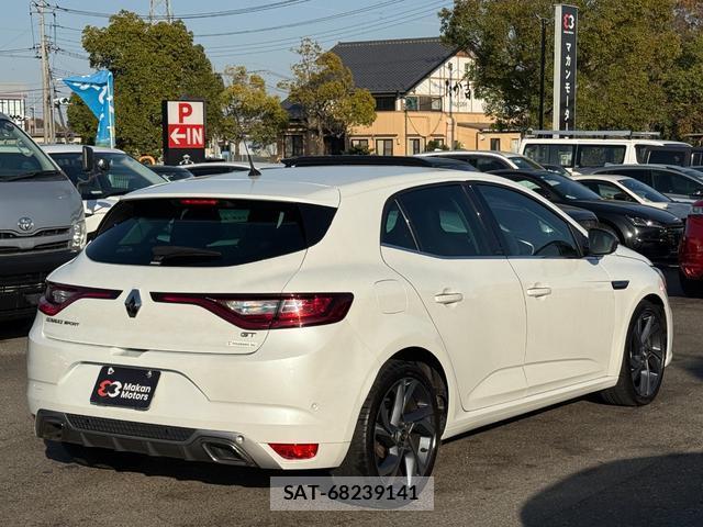 Renault MEGANE 2018-11 7808772-11