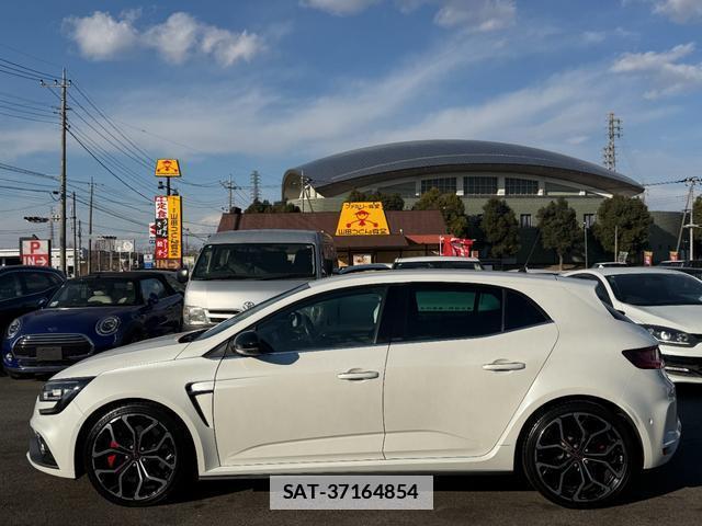 Renault MEGANE 2019-06 7808776-9