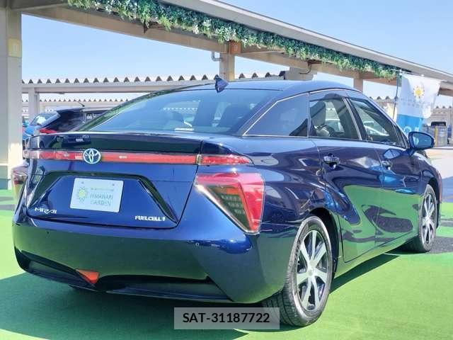 Toyota Mirai 2016-10 7805352-1
