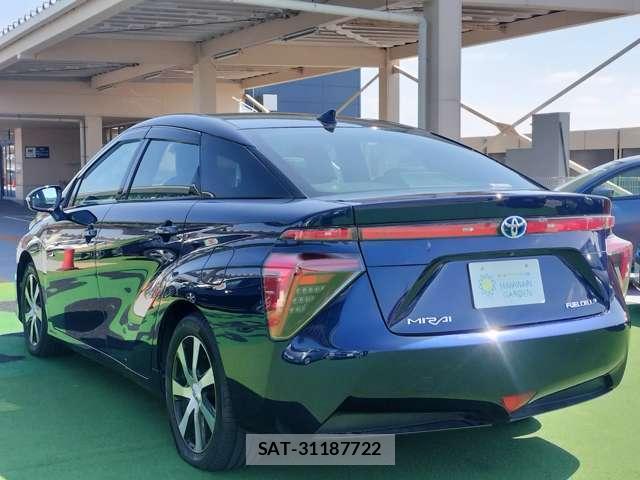 Toyota Mirai 2016-10 7805352-3