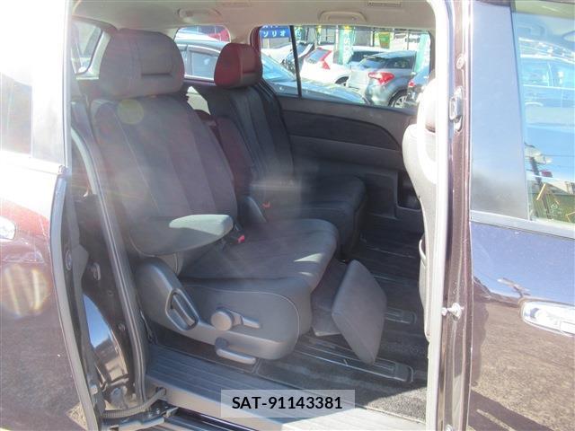 Mazda MPV 2012-03 7802678-15