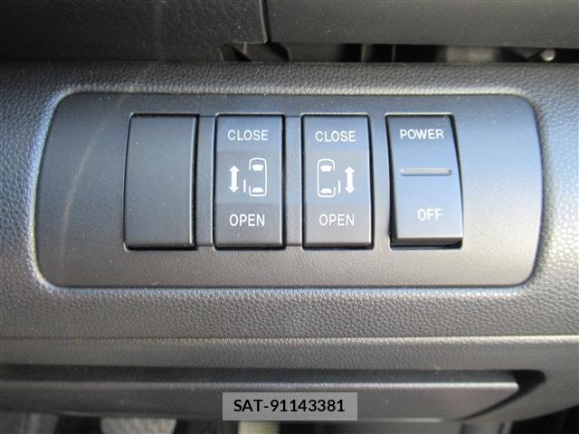 Mazda MPV 2012-03 7802678-6
