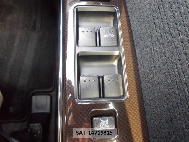 Mazda MPV 2013-03 7804374-11