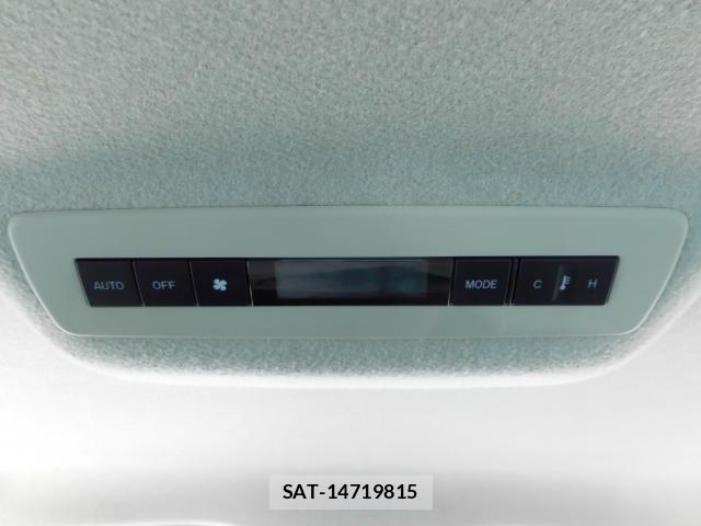 Mazda MPV 2013-03 7804374-12